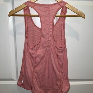 Pink lululemon tank SIZE:4